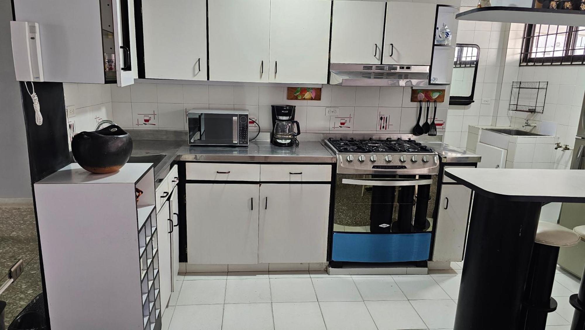 Apartamento 1402 Edificio Karey El Rodadero Santa Marta (Magdalena)